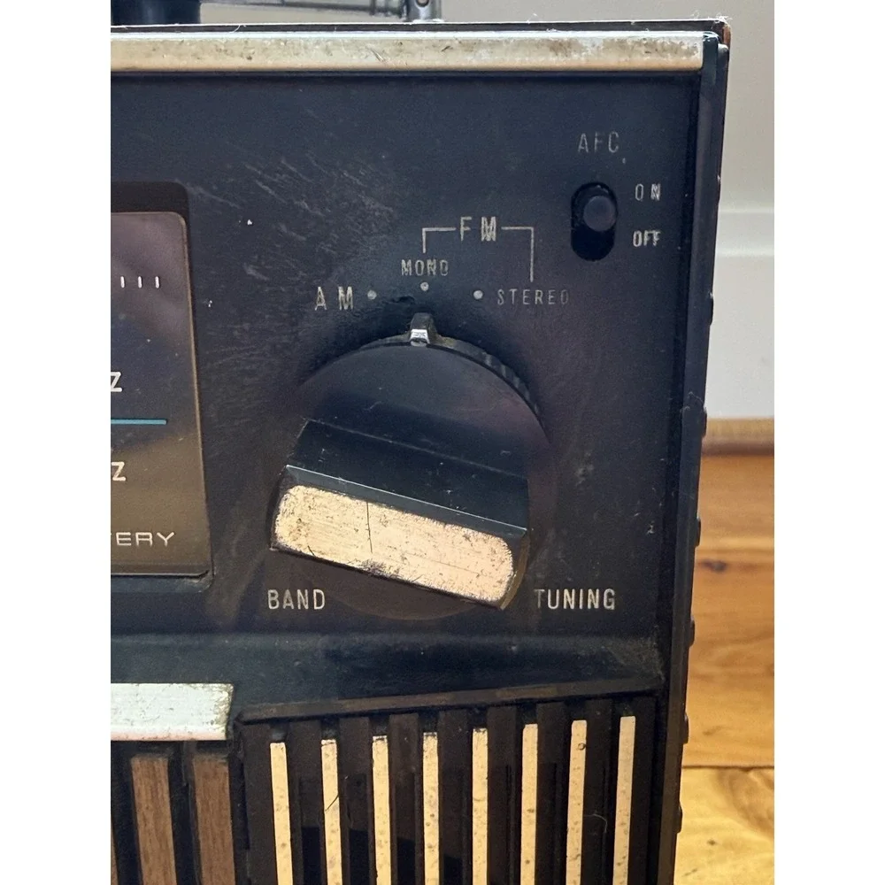 Vintage Sony MR-9700W Stereo AM/FM Portable Radio – Tested - Picture 6 of 17